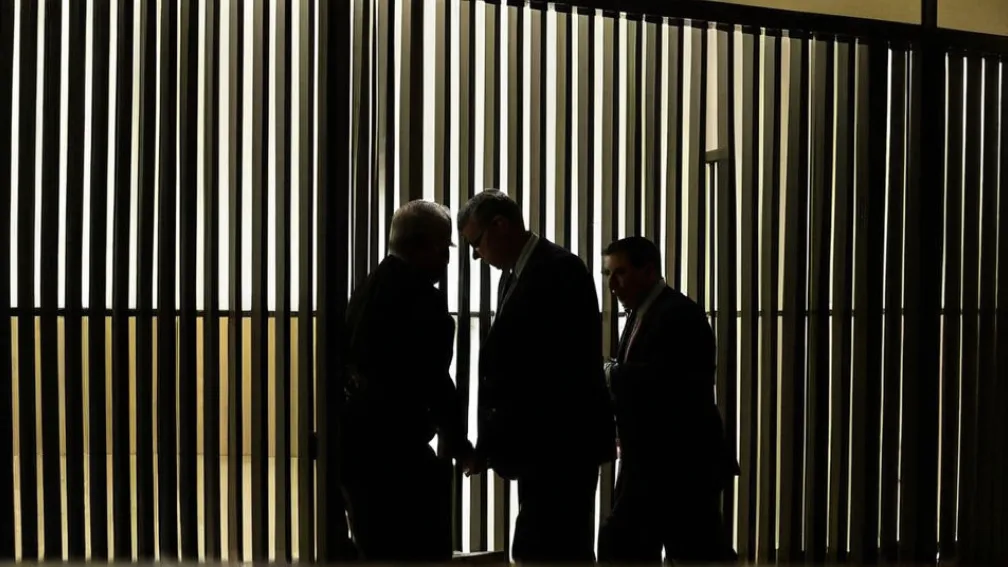 Un Judecător Federal Este Optimist Cu Privire la Îmbunătățirile Aduse unui Centru ICE din Zona Chicago, Unde au Fost Raportate Condiții "Inumane"