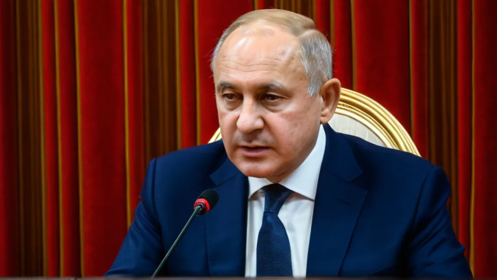 Fantomele trecutului: Impactul istoriei asupra politicii moderne