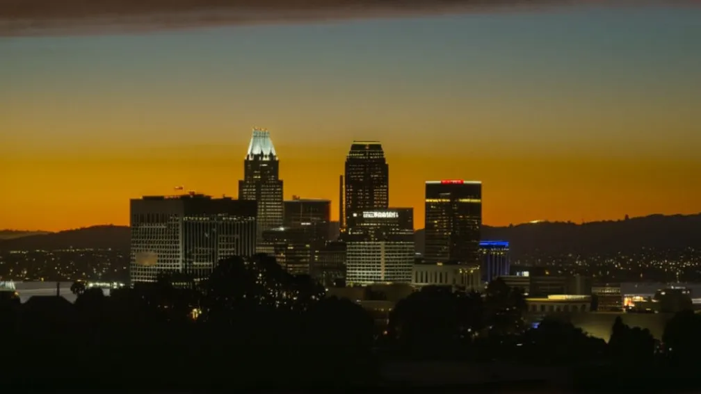 Primarul din Oakland, Barbara Lee, luptă cu criminalitatea și respinge intervenția federală