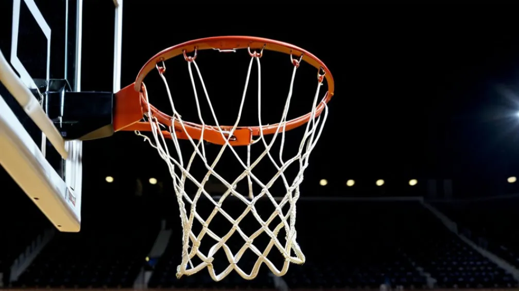 Lamar învinge categoric Our Lady of the Lake cu 90-46, Lee Jr. marcând 26 de puncte