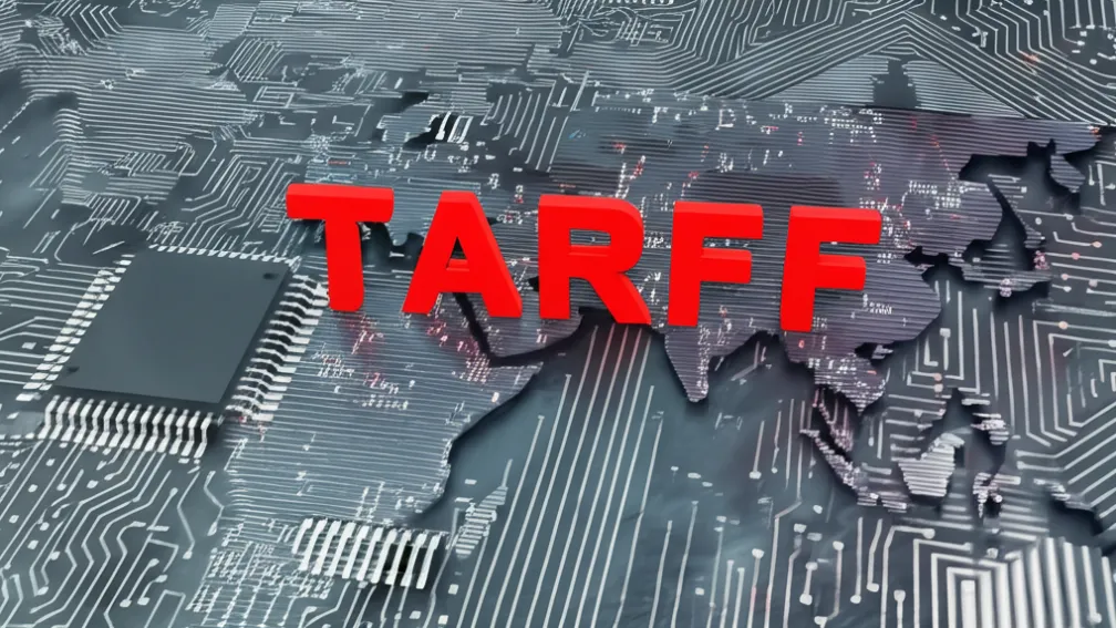 Trump Semnalează Tarife Vamale pentru Semiconductori «Foarte Curând»