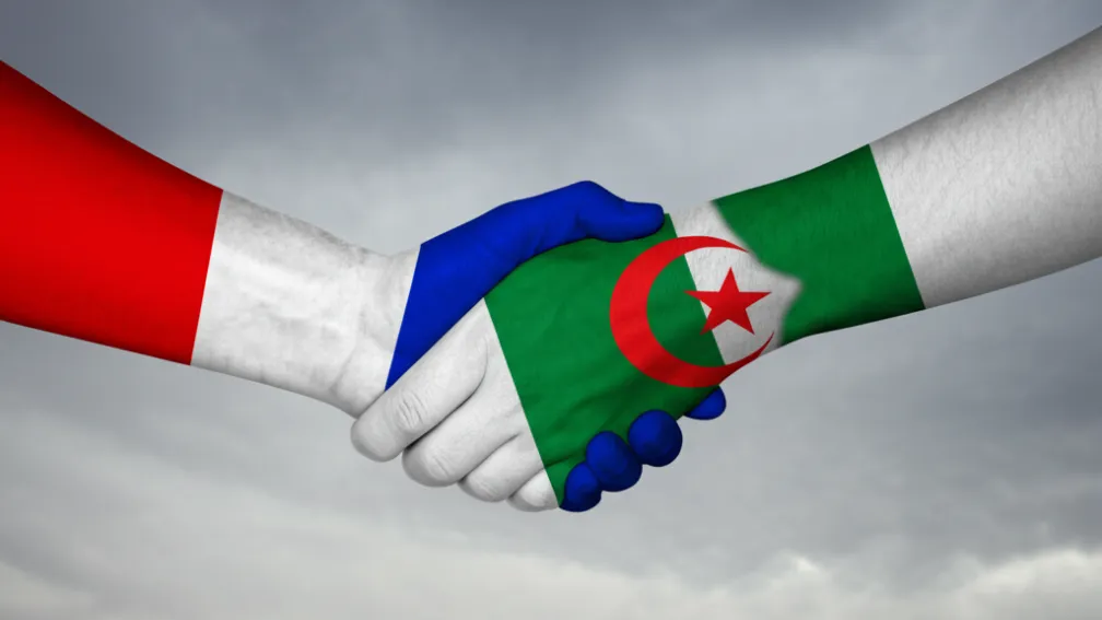 Franța expulzează 12 oficiali algerieni: O nouă tensiune în relațiile bilaterale