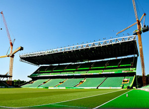 Revenirea istorică a Barcelonei pe Camp Nou: Antrenament cu mii de fani în mijlocul șantierului