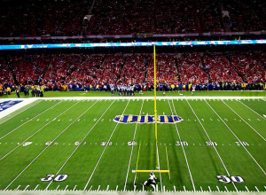 Cam Edwards depășește 1.000 de yarzi și conduce UConn la victorie împotriva Air Force