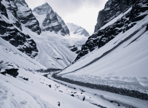 Cinci alpiniști germani au murit în Alpii Italieni, loviți de o avalanșă