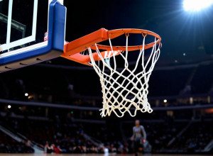 Chris Arias aduce victoria lui Jacksonville împotriva VMI cu un coș de trei puncte decisiv