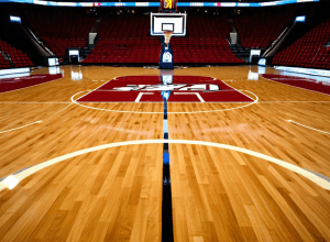 Startul Sezonului NCAA: Northeastern Huskies primește vizita Boston University Terriers