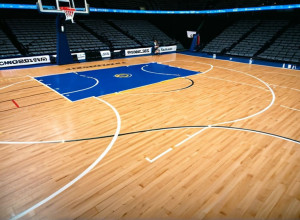 Colgate Raiders înfruntă Siena Saints într-un meci de baschet universitar