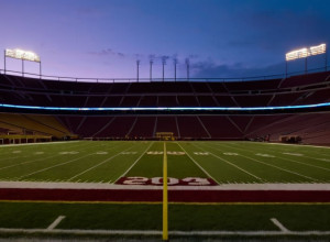 Imnurile de luptă universitare: Tradiția de neclintit a fotbalului american colegial