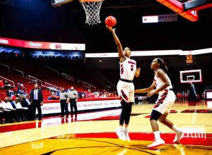 Debutul sezonului de baschet: Queens (NC) găzduiește Gardner-Webb