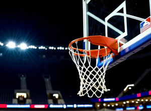 Louisville învinge Cincinnati cu 74-64, Ryan Conwell marcând 25 de puncte