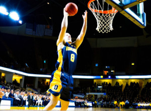 Baschet: Merrimack învinge Maine cu 72-65