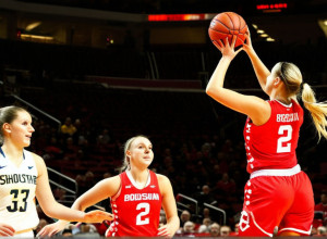 Echipa feminină de baschet Ohio State învinge West Virginia