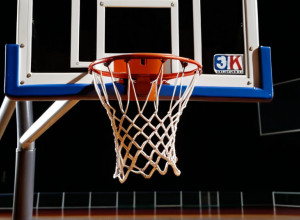 Victorie clară pentru Incarnate Word: Texas Lutheran învins cu 117-55, Staveskie marcând 21 de puncte