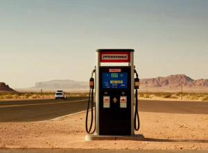 Iranul introduce un nou nivel de preț pentru benzină, pe fondul presiunilor economice