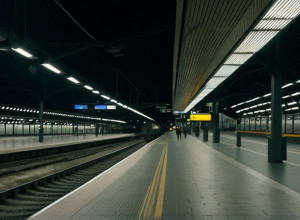 Poliția din Paris a rănit un bărbat înarmat cu un cuțit în Gara Montparnasse