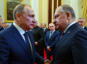 Politica și economia românească