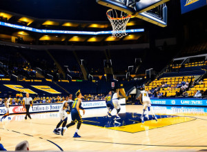 UC Irvine Anteaters se pregătesc să înfrunte San Jose State Spartans într-o confruntare acerbă
