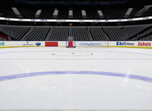 Sirens înving Goldeneyes cu 5-1 în deschiderea sezonului acasă: Cinci marcatoare diferite