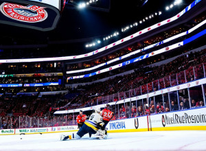 Insularii înving Lavina: Barzal Conduce New York-ul la o Victorie Impresionantă