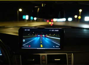 Fost ofițer de poliție din Missouri, acuzat de căutări ilegale de fotografii sexuale în telefoanele femeilor