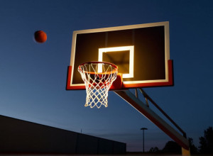 North Texas Mean Green înfruntă Houston Christian Huskies într-un duel de baschet universitar