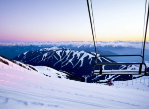 Raport de Zăpadă: Statiunile de Schi din America de Nord se Pregătesc pentru Sezonul 2025/2026