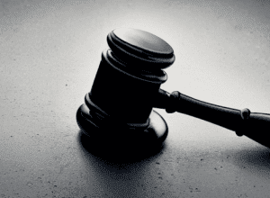 Sute de presupuși membri ai unor bande, deportați din SUA, în ciuda ordinului judecătoresc