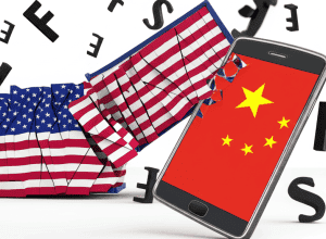 Războiul Comercial SUA-China: Tensiuni Escaladează, Afacerile Americane în Derută