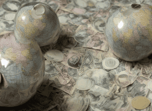 Economia SUA se contractă; Acord SUA-Ucraina privind mineralele
