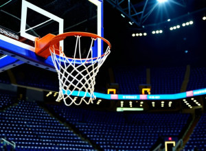 Iowa învinge Western Illinois cu 77-58: Bennett Stirtz strălucește pe teren