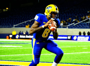 Kent State învinge Akron cu 42-35 în prelungiri, Dru DeShields aruncă 5 pase de touchdown