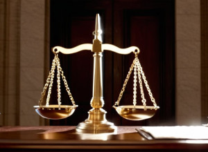 Curtea Supremă din California anulează avertismentul privind plângerile împotriva poliției