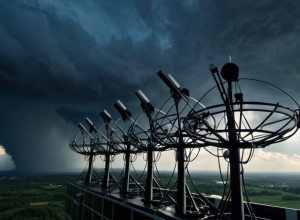 BBC își cere scuze lui Donald Trump în mijlocul unei crize interne: Amenințări cu procesul de miliarde de dolari