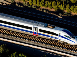 Trenuri sârme înspaniate și sânge în ochii