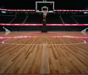 Duel de baschet universitar: George Washington Revolutionaries înfruntă American Eagles