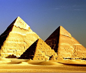 Marile Piramide din Giza: O Minune Arhitecturală
