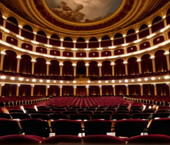 Paniz Faryousefi Scrie Istorie: Prima Femeie Dirijor la Orchestra Simfonică din Teheran