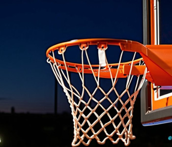 Programul transmisiunilor sportive pentru 6 noiembrie: Baschet universitar și NHL