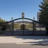 O femeie, împușcată după ce a încercat să intre cu mașina în sediul CIA din Langley
