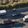 Accident grav în California: un mort și peste 30 de răniți după coliziunea dintre un autocar și un SUV