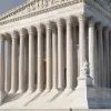 Curtea Supremă a SUA dezbate o teorie controversată despre cetățenia prin naștere