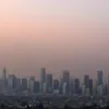 Calitatea aerului în Toronto și Montreal, grav afectată de fumul incendiilor din Canada