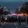Ciocniri violente în Los Angeles: Protestatari contra agenților federali în timpul unui raid de imigrație