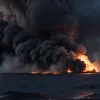 Tragedie în Indonezia: Un feribot cu sute de pasageri a luat foc pe mare, cel puțin cinci morți