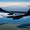 Manevră extremă în aer: Un pilot a evitat în ultima clipă coliziunea cu un bombardier B-52