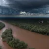 Bilanțul inundațiilor din Texas se apropie de 90 de morți. Echipele de salvare, într-o cursă contracronometru