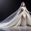 Glamour spațial la Paris: Stéphane Rolland a uimit Săptămâna Modei cu o colecție spectaculoasă