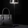 De la schiță pe o pungă de vomă la simbol al luxului: Geanta originală Hermès Birkin, scoasă la licitație