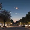 Ziua, o capitală vibrantă. Noaptea, un câmp de luptă: Realitatea duală a Kievului sub atacurile rusești